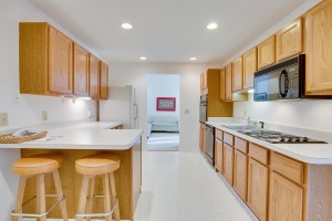 21382 Magnolia Ct, Farmington Hills, MI