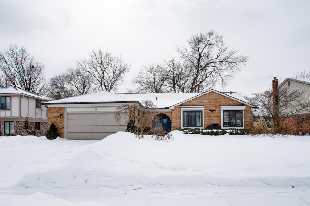 34283 Bretton Livonia MI 48152