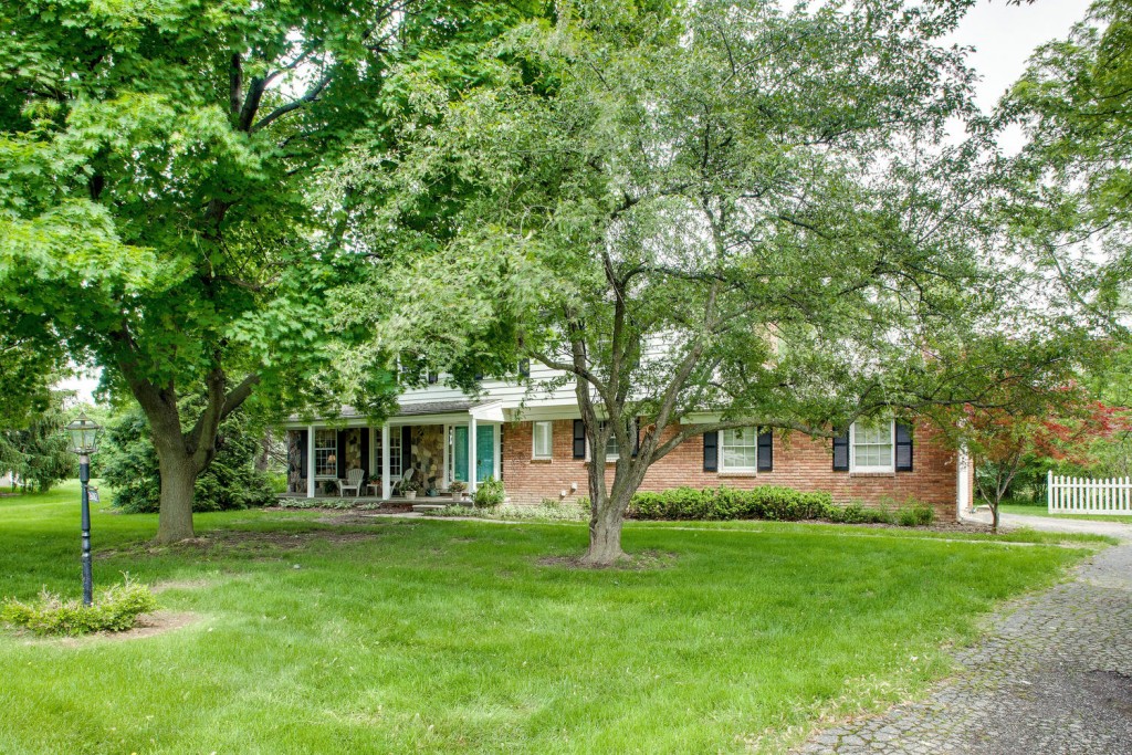 26082 Meadowview Drive Farmington Hills MI