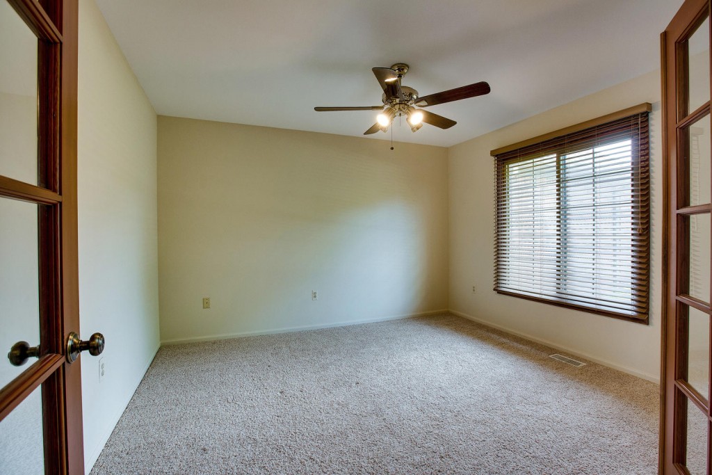 37859 Windwood Farmington-large-001-37859 Windwood Farmington Hills MI