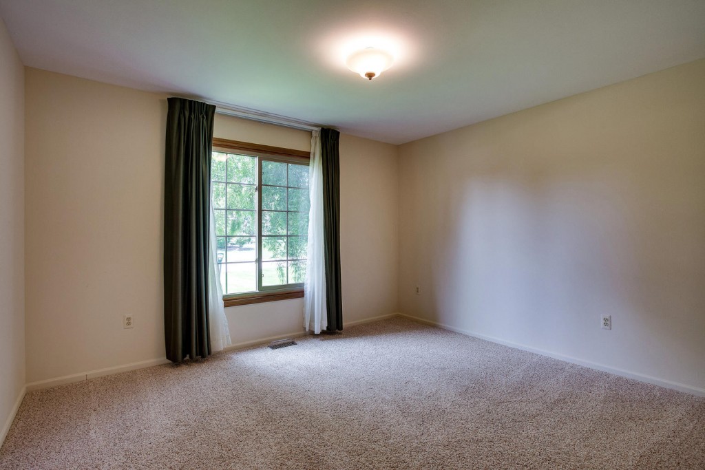 37859 Windwood Farmington-large-001-37859 Windwood Farmington Hills MI