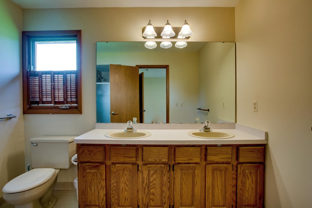 37859 Windwood Farmington-large-001-37859 Windwood Farmington Hills MI